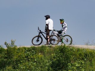 Gleich geht's bergab  Freerider auf Warteposition am Ettelsberg : Willingen, xWillingen